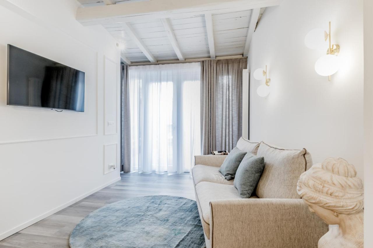 Bbhome Design Suite Apartment Over Trastevere District ローマ エクステリア 写真